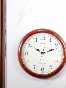 Hense | Round Home Wooden Wall Clock Simple Silent Quartz HD Display