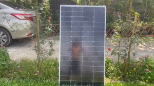 Bộ Tấm Pin năng lượng mặt trời Mono 200W (11bb) và điều khiển sạc 30A dùng sạc bình acquy 12V