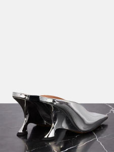 รองเท้าส้นสูงแบบฝรั่งเศสสำหรับผู้หญิงในช่วงฤดูร้อนปี 2025 รองเท้าแตะส้นเตี้ยแบบสวมหัวแหลมสไตล์โมลเลอร์ รองเท้าแตะแบบสวมหัวแหลมสำหรับกลางแจ้ง