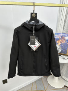 Outdoor Sports Mens Fleece Soft Shell Jacket Windproof Breathable Hiking Climbing Comfortable Hat Weather Resistant Coat