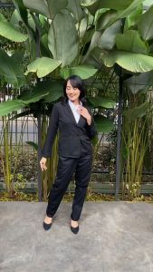 Blazer Hitam Kerja Wanita Lengan Panjang Bahan Formal Kantor Sidang Kuliah