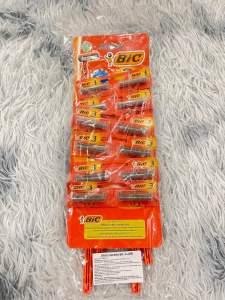Dao Cạo BIC 3 Lưỡi Vỉ 12 Cây