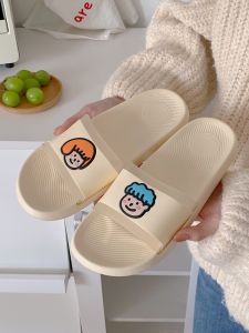 นุ่ม รองเท้าแตะในห้องน้ําในร่มกันลื่นด้านล่าง ผู้หญิง ฤดูร้อน บ้าน ลำลอง หนึ่ง สายคล้อง น่ารัก คู่ สไตล์เกาหลี รองเท้าแตะ