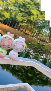 DRHL0779 Kipas Tangan Mini Karakter Kipas Angin USB Cas Ulang Bisa Di Genggam Dan Duduk