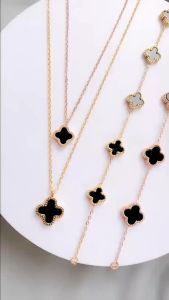 Set Perhiasan Titanium Clover Fashion Anti Karat dengan Gelang Kalung dan Cincin - Warna Coklat Oker