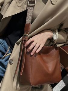 Spring 2025 Womens Casual Leather Crossbody Bag Single Shoulder Satchel Versatile Cowhide Handbag Large Capacity Tote Bag