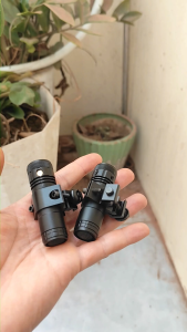 Đèn Laze LZ5 Kim Loại Tia Đỏ Nhỏ Chỉnh Tâm Pin Cúc Áo - Đồ Chơi Zin Zin