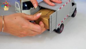 RC Mainan Suzuki Carry 2.4GHz Remot Kontrol Mobil Pick Up Mobil Box + Baterai Cas