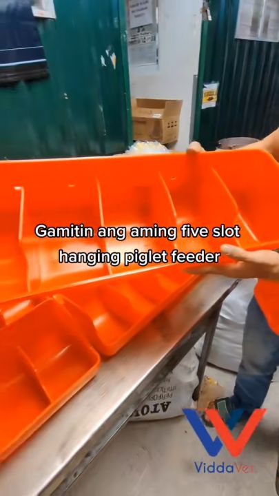 Viddavetphil  Orange Plastic Piglet Trough Feeding Five Grids Pigplastic hanging piglet feeder 5 holes