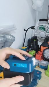 Chân chuyển pin máy công cụ kiểu makita sang sạc dự phòng cổng type C hỗ trợ sạc nhanh 18W cổng DC12V đèn led 3 chế độ