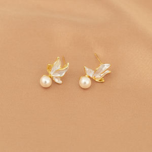 Korean Style Butterfly Ear Cuffs Pearl Pendant Small Versatile No Piercing Required Alloy Ear Jewelry for Women Fresh out
