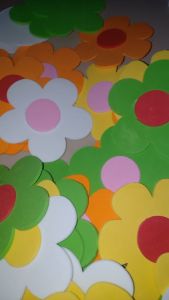 Bunga Spon Dekorasi Dinding: Aksesori Kreatif untuk Ruangan Anda