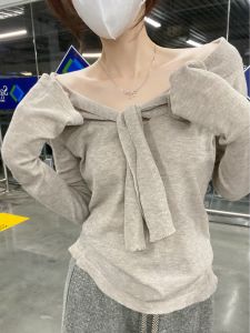 เสื้อสเวตเตอร์ถักแขนยาวผู้หญิงสไตล์เกาหลีช่วงต้นฤดูใบไม้ร่วง ดีไซน์ใหม่ ดีไซน์โบว์ผีเสื้อ ทรงสลิมฟิต กระชับสัดส่วน เสื้อชั้นใน