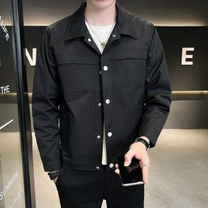 ROMON | แจ็คเก็ตผู้ชาย Romon ทรงสั้น ปกพับ แฟชั่นฤดูใบไม้ร่วง ป้องกันลม สำหรับเยาวชน เสื้อคลุมกันหนาวแบบสวมหัว ผ้าโพลีเอสเตอร์ 100%
