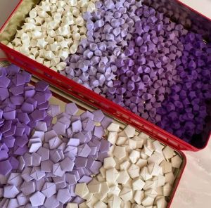 bó hoa sao giấy xếp sẵn tròn gói vải dạ tweed cao cấp hình tim độc lạ