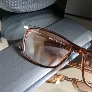 (TERMURAH)TORCH Kacamata PLUS 2 in 1 DOUBLE FOKUS BISA untuk Baca dan Jalan Kacamata Plus Kacamata Rabun Dekat/Lensa Warna Coklat Dan Abu Gradien