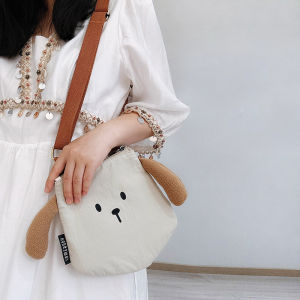 Three-Color Patchwork Cartoon Shoulder Bag Womens New Creative Design Petite Fashionable Handbag for Casual Occasions