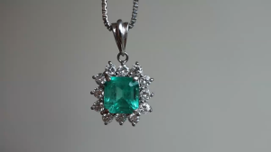 GIA F1/Minor 1.36ct Colombian emerald pendant with Natural Diamonds in Platinum
