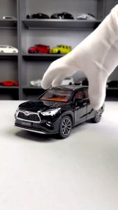 TWH DIECAST TOYOTA INNOVA ZENIX / HIGHLANDER MOBIL SKALA 1:24 Mainan Die-Cast KOLEKSI HADIAH PREMIUM MINIATURE