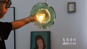 Glass Pendant Light Vintage Light Fixtures with E27 Light Bulb Adjustable Glass Pendant Lights Kitchen Island Gold Pendant Light Modern Chandelier Pendant Shade Green Light Fixture for Bedroom Hotel Dining Room 复古玻璃吊灯