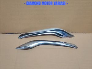 Garnish Cover List Alis Foglamp Bemper Depan New Ertiga 2016 2017 2018