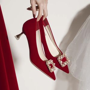 รองเท้าส้นสูงสีแดงรองเท้าแต่งงาน Pearl Square Buckle Pointed Toe สบาย Suede ด้านบน ทันสมัย เรียบหรู ใหม่ 2024