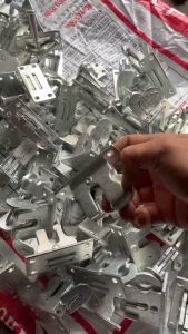 chốt tự động mạ kẽm như inox tiện lợi dễ sư dụng