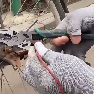 9 inch Multifunction Vise 5 in 1 Electrician Pliers Wire Cutter Cable Cutter Pliers Tools Hand Tools
