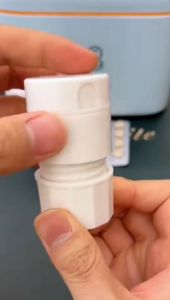 4 In1 Portable 4 Layer Cutting Tablets Pill Cutter Medicine Crusher Grinder Splitter Tablet Cutter Divider Storage Case Pill Box