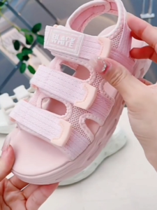 [🚚จัดส่งจากกรุงเทพฯ] รองเท้าเด็กสำหรับสาว 4-13 ปี สะดวกรวดเร็วถอดออกแบบแฟชั่นสาวรองเท้าแตะ