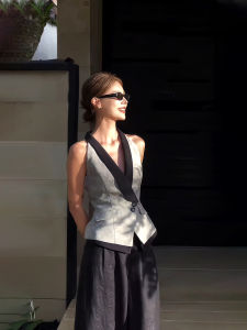 Color Block Sleeveless V-Neck Backless Neck Hanging Womens Summer Top Fashionable Design Inner Wear Short Straight Cut