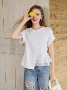 XIANGYING | Elegant Design White T-shirt for Women with Round Neck Cotton Fabric Waist-tucking Cuff-folding and Irregular Hem