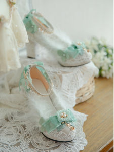 ต้นฉบับเรื่องราวของรองเท้าลอลิต้าทําด้วยมือดอกไม้สําหรับงานเลี้ยงชาส้นสูงหลากหลายสีหญ้าน่ารัก