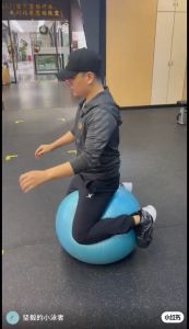 【SHIP IN 12 HOURS 】55cm Anti Burst Yoga Gym Exercise Ball with Foot Air Pump - Swiss / Stability / Workout / Balance Ball Anti-Burst