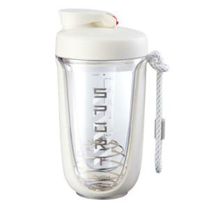 Sport Shaker Bottle Leak-Proof Water Cup Protein Shaker Bottle for Protein Shakes and Meal Replacement Shakes