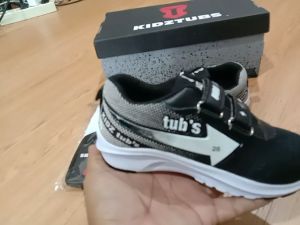 Sepatu Sekolah Anak Laki Laki Perempuan Sepatu Warna Hitam Murah Tali Perekat Rekat Kecil Tanggung Umur 2-5 Tahun PAUD TK SD SMP SMA Kelas 1 2 3 4 5 6 7 8 9 0-KIDZTUBS1207011924