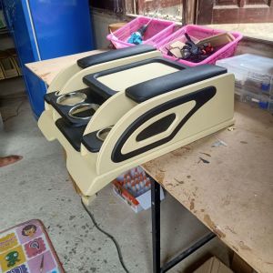 เก๊ะกลางรถตู้