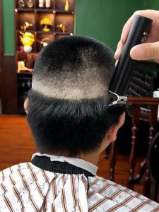 ปัตตาเลี่ยนไร้สาย ปัตตาเลี่ยน แบบชาร์จ USB ไม่ทำร้ายผิว ปัตตาเลี่ยนแบบชาร์จได้ทั้งเด็กและผู้ใหญ่ โกนหนวด โกนผม วินเทจ แกะลาย เลี่ยนตัดผม