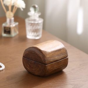 กล่องเก็บของ ใส่เครื่องประดับ ขนาดกระทัดรัด สีโอ๊ค ของฝาก ของตกแต่งโต๊ะทำงาน จัดเก็บของเล็กให้เป็นระเบียบ กล่องไม้เนื้อแข็ง