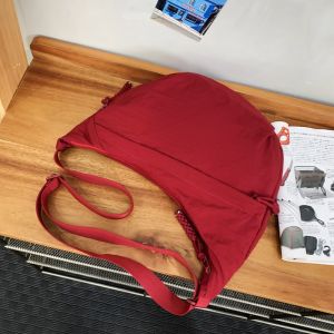 กระเป๋าสะพายไหล่ผ้าไนลอนสำหรับผู้ชาย ความจุขนาดใหญ่ กระเป๋าสะพายข้างแบบคล้องไหล่ กระเป๋าสี่เหลี่ยมแบนทรงกลม กระเป๋าสะพายข้างแบบลำลอง