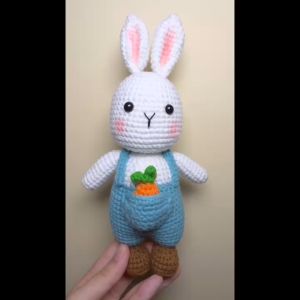 [Có sẵn] Thú bông mini thỏ yếm handmade len cotton milk 125g dễ thương quà tặng cho bé
