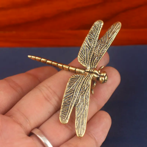 Vintage Brass Dragonfly Figurine - Antique-Style Home & Office Desk Decor Creative Tea Pet Collectible