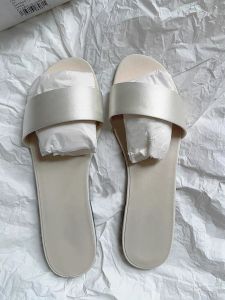 Genuine Leather Slip-On Sandals Womens Summer Outdoor Wear Fashion Versatile High-End Silk Satin Flat Bottom French Style Little Cool Slippers