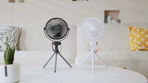 อัพเกรดระดับสูงสุดปี2025 พัดลมแคมป์ปิ้ง ความจุใหญ่สุด 20000mAh พัดลมพกพา ลมแรง4เกียร์ พัดลมไร้สาย พัดลมโคมไฟ มัลติฟังก์ชั่น พร้อมไฟ ชาร์จให้โทรศัพท์ได้ พัดลม usb พัดลมแบบพกพา ชาร์จไฟได้ พัดลม พกพา ชาร์จ พัดลมแบตเตอรี่ ไร้สาย Camping Fan