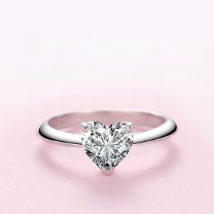Mossan Diamond Ring Heart Shaped Simulation Couple Rings 50 Points 1 Carat Engagement Gift for Boyfriend And Girlfriend