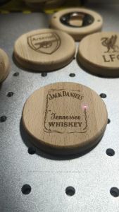 ที่เปิดเบียร์ไม้ สลักเลเซอร์ ลายทีมฟุตบอล แมนยู ลิเวอร์พูล เชลซี อาร์เซนอล ของขวัญแฟนบอล