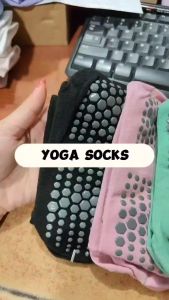 Kaos Kaki Wanita Panjang Anti Slip Olahraga Yoga Pilates Poundfit Sock BS002
