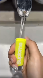 ไฟแช็กฉีดน้ำ กระบอกฉีดน้ำ ของเล่นแกล้งเพื่อน Water spray lighter DAHK