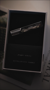 Car Perfume Black Titanium Clip On Car Air Vent Premium Air Freshener Tesla C9 BMW J7 BYD Proton Emas 7 EV Car SUV Minyak Wangi Vanzo