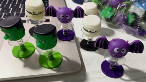 ของเล่นตุ๊กตาเด้งดึ๋งสำหรับวันฮาโลวีน  อุปกรณ์ตุ๊กตา ของเล่นเด็ก สินค้าพร้อมส่ง🏍